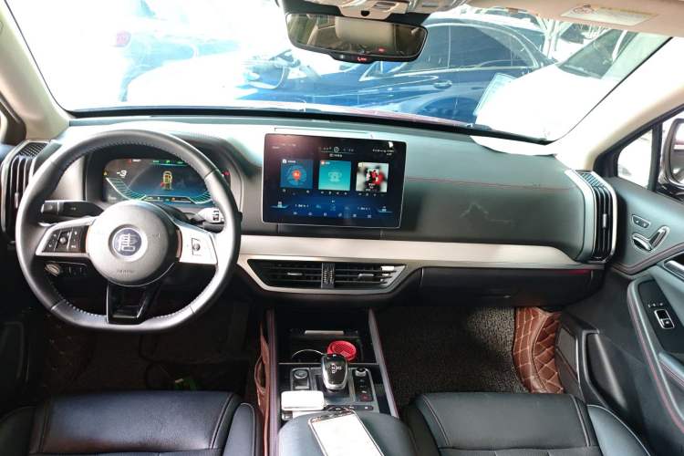 Used BYD Tang New Energy 2018 DM 2.0T All-Wheel Drive Smart Connectivity Luxury Model 7 Seats China V Emission Standard