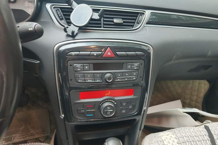 Used Peugeot 308 2013 1.6L Automatic Fashion Model Audio And AC Panel