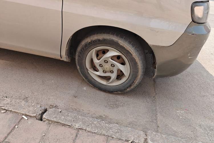 Used JAC Group Refine 2011 2.0L Shuttle Gasoline Standard Edition HFC4GA3
