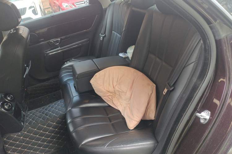 Used Jaguar XJ 2015 XJL 2.0T Two-Wheel Drive Panoramic Business Edition