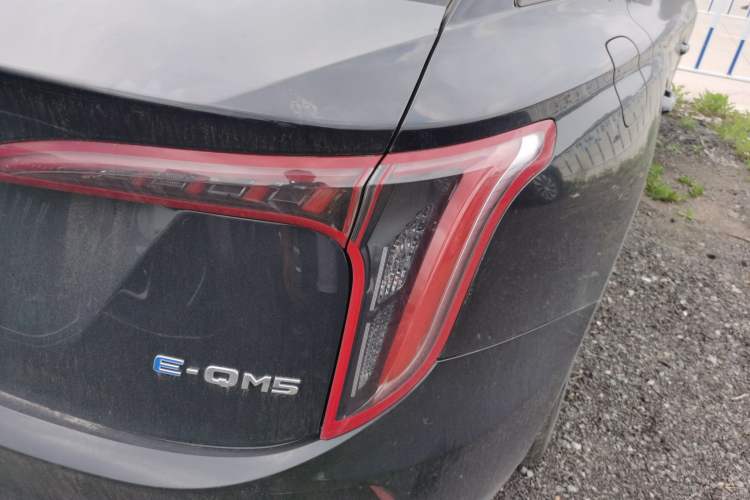 Used Hongqi E-QM5 2023 Base Travel Edition Exterior 3