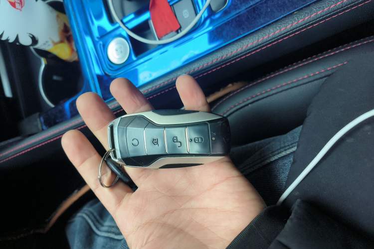 Used BYD Tang New Energy 2018 DM 2.0T All-Wheel Drive Smart Connectivity Luxury Model 7 Seats China V Emission Standard