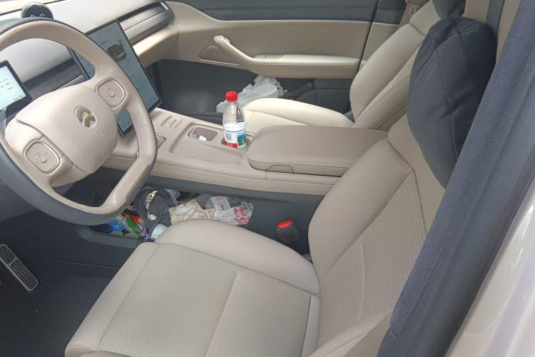 Used Nio ES8 2023 75 kWh Executive Edition
