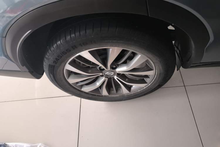 Used GAC Trumpchi GS8 2017 320T Two-Wheel Drive Luxury Smart Connectivity Version (7 Seats) Exterior 5