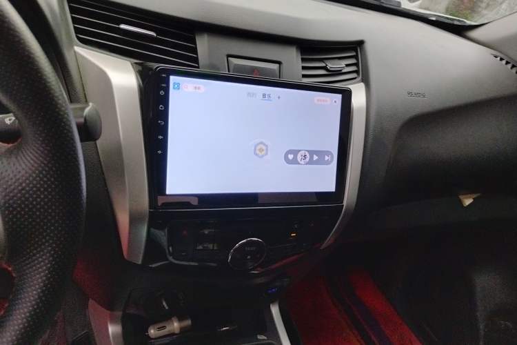 Used Nissan Navara 2017 2.5L Manual 4x4 Luxury Edition QR25 Audio And AC Panel