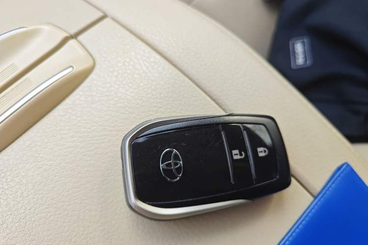 Used Toyota Highlander 2018 2.0T Four-Wheel Drive Luxury Edition 7 Seats China V Emission Standard
