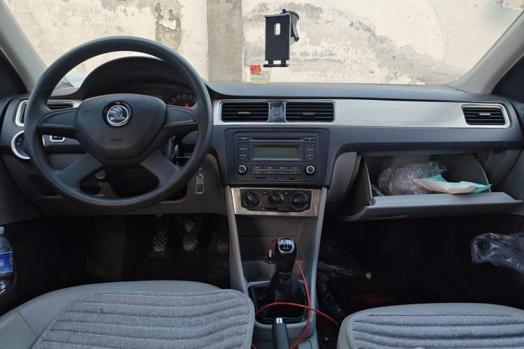 Used Skoda Rapid 2013 1.6L Manual Smart Selection Model