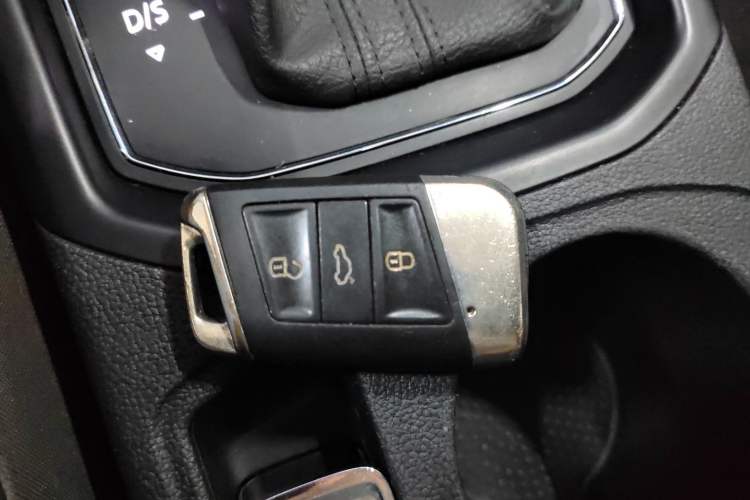 Used Volkswagen Touran 2021 Volkswagen Touran L 280TSI DSG Style Edition 7 Seats Vehicle Key