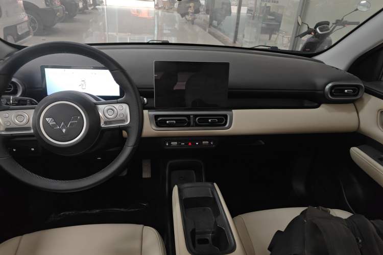Used Wuling Bingo PLUS 2024 510 km Range 5-Seater Version Audio And AC Panel