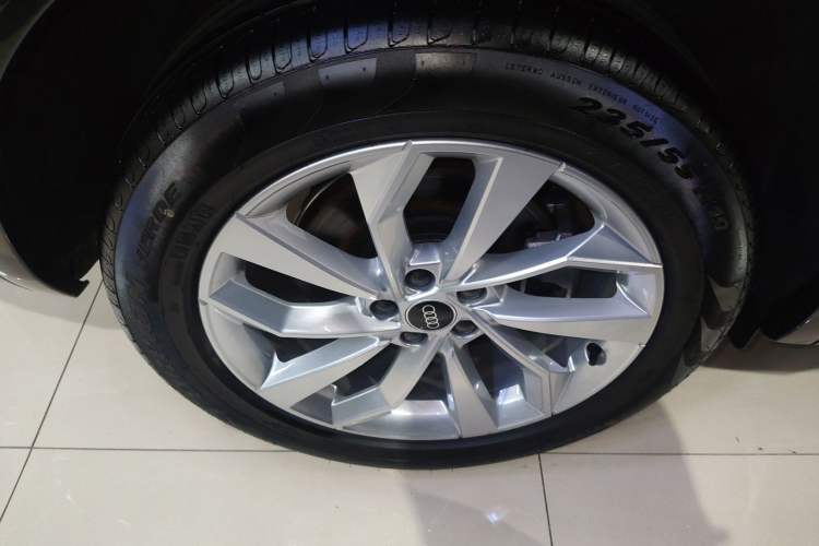 Used Audi Q5L 2022 40T Luxury Dynamic Model Exterior 5