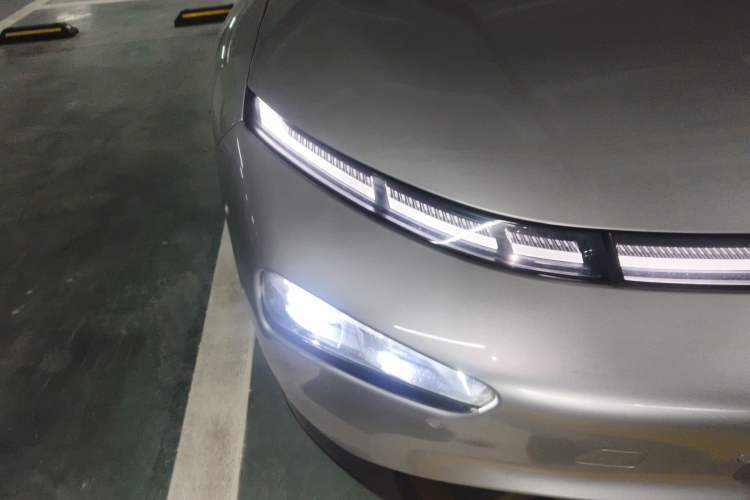 Used XPeng P7 2021 480N Right Front Headlight