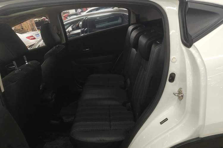 Used Honda Vezel 2016 1.8L CVT Front-Wheel Drive Pioneer Edition