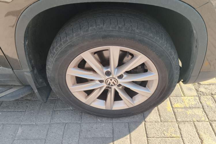 Used Volkswagen Tiguan 2015 1.8TSI Automatic Two-Wheel Drive Comfort Edition Right Front Wheel Hub