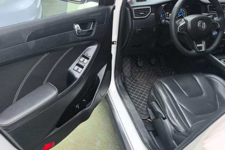 Used Dongfeng Fengon 580 2016 1.5T Manual Luxury Edition
