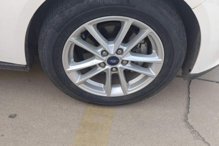 Used Ford Focus 2015 Hatchback 1.6L Automatic Fashion Edition