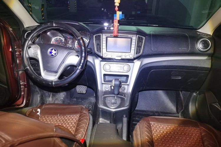 Used Venucia T70 2015 2.0L CVT Smart Edition