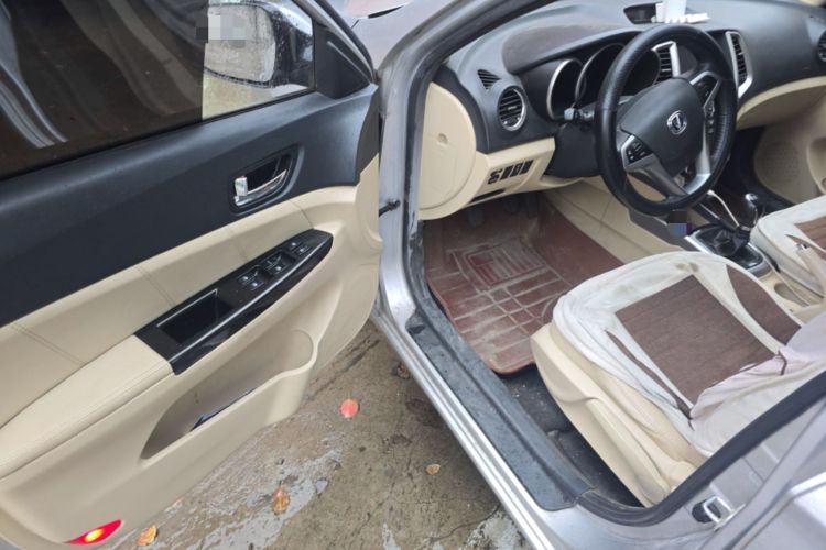 Used CHANGAN Eado 2015 1.6L Manual Luxury Model China IV Standard Driver Seat