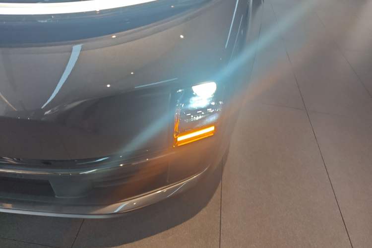 Used Li Auto L8 2024 Pro Model Left Front Headlight