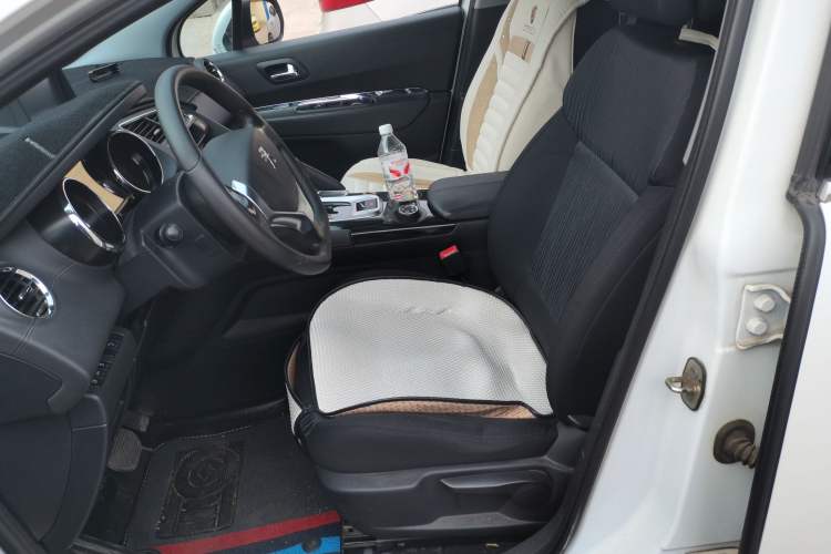 Used Peugeot 3008 2015 1.6THP Automatic Classic Edition Left Front Seat