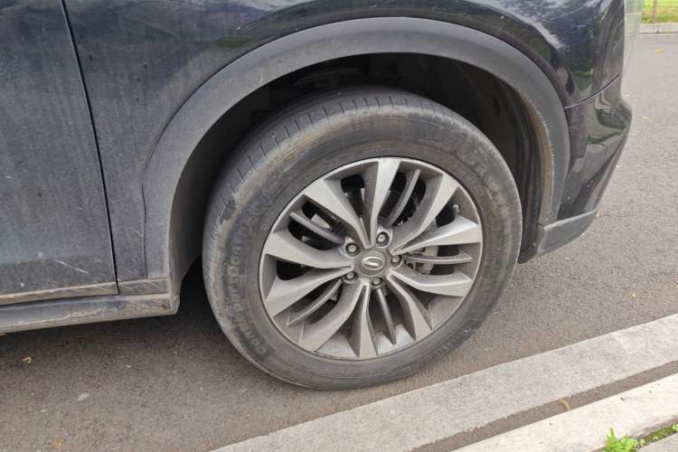 Used GAC Trumpchi GS8 2017 320T Two-Wheel Drive Luxury Smart Connectivity Version (7 Seats) Right Front Wheel Hub