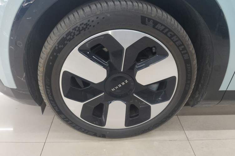 Used Zeekr MIX 2025 Intelligent Driving Version
