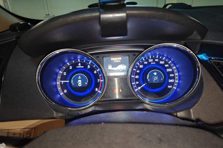 Used Hyundai Sonata 2011 2.0L Automatic Luxury Edition
