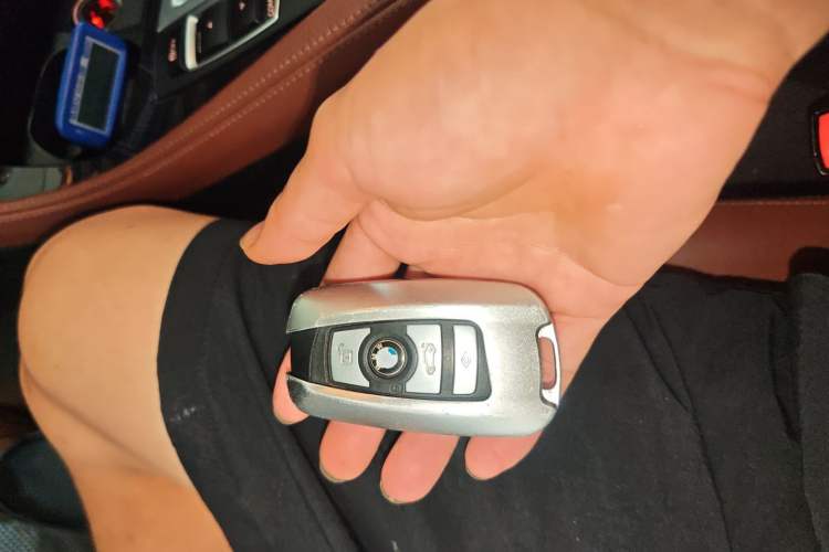 Used BMW 5 Series 2014 520Li Elegant Model
