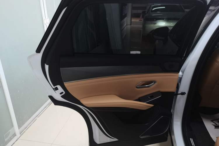 Used BYD Song L DM-i 2024 112 km Leading Edition