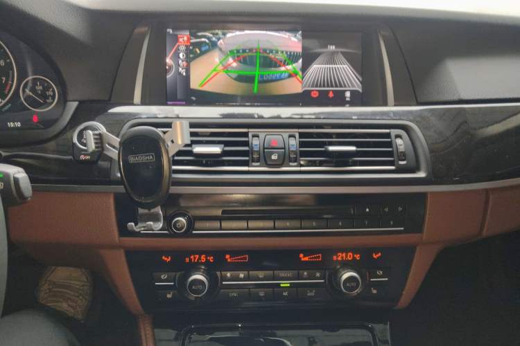 Used BMW 5 Series 2014 528Li Leading Model
