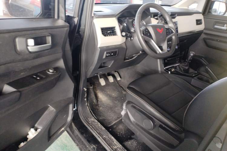 Used Wuling Zhengcheng 2021 1.5T Manual Luxury Version
