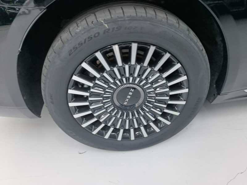 Used Zeekr 009 2024 Six-Seat Executive Version 4WD 108 kWh — 25