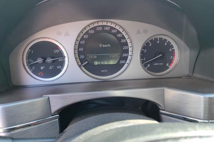 Used Mercedes-Benz GLK-Class 2011 GLK 300 4MATIC Dynamic Model Instrument Cluster