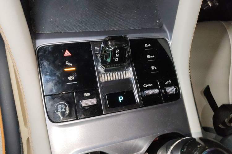 Used BYD Song PLUS New Energy 2023 Champion Edition EV 520KM Flagship Model Gear Lever