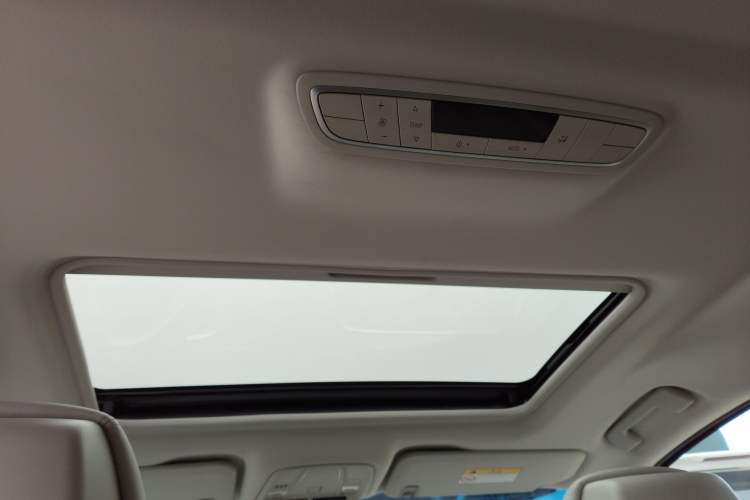 Used Buick GL8 2017 ES 28T Comfort Model China V Standard