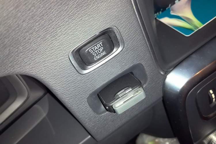 Used Volvo S60 2016 S60L T4 Zhiyuan Edition Vehicle Key