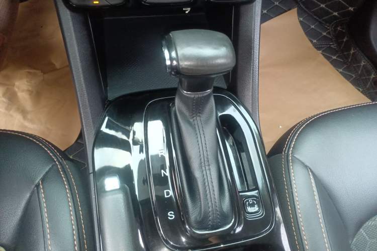 Used GAC Trumpchi GS3 2017 200T Automatic Elite Edition Gear Lever