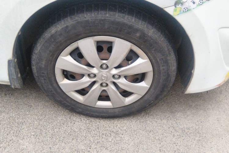 Used Hyundai Verna (older generation) 2010 Sedan 1.4L Manual Comfort GS
