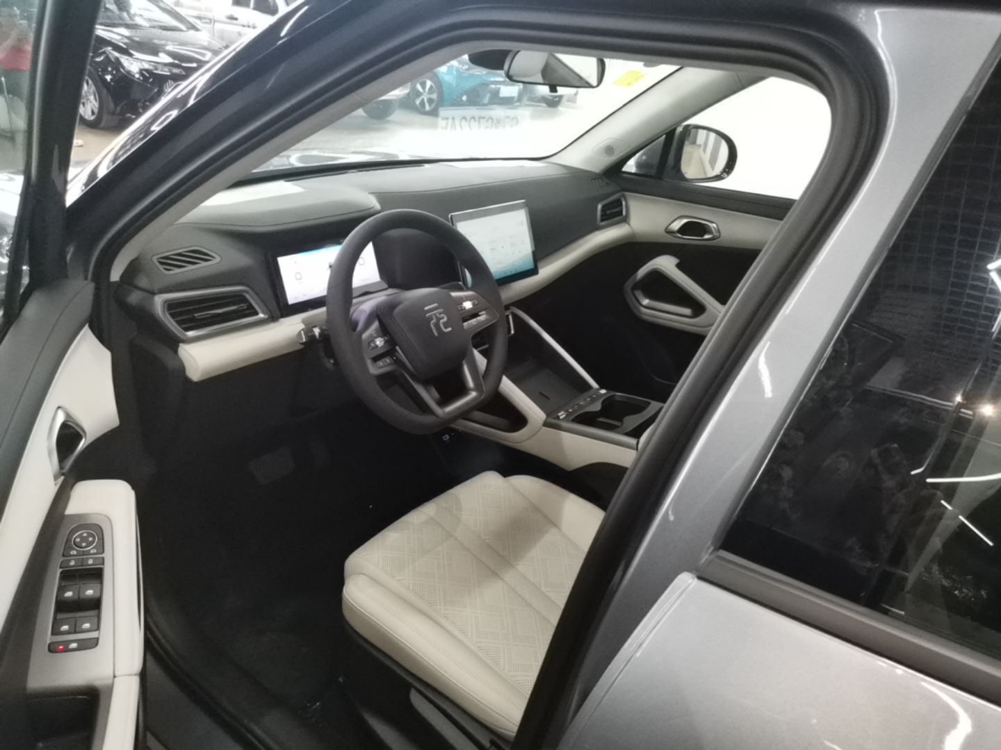 BYD Yuan UP 2025 Model 301KM Leading Version — снимка 18