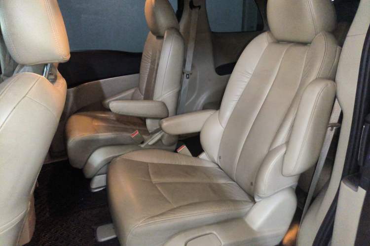 Used Buick GL8 2017 25S Luxury Version China V Standard Left Rear Seat