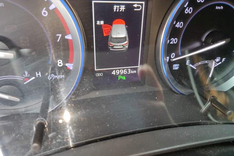 Used Toyota Highlander 2018 2.0T Four-Wheel Drive Luxury Version 7 Seats China VI Standard Odometer Close Up