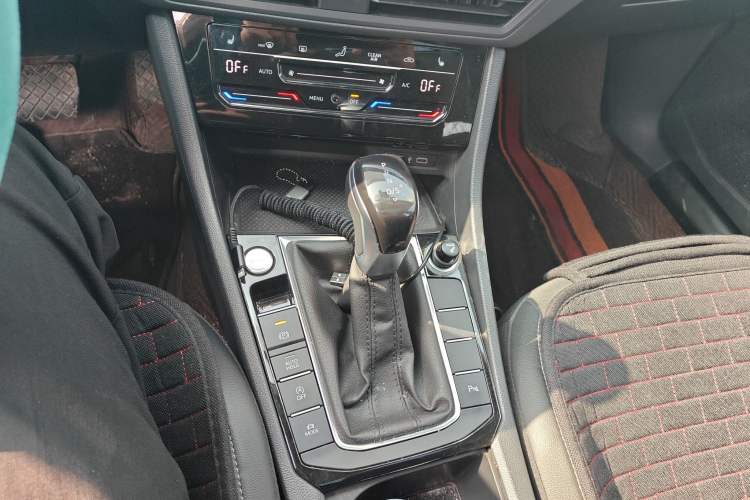 Used Volkswagen Sagitar 2021 280TSI DSG Luxury Smart Connectivity Edition
