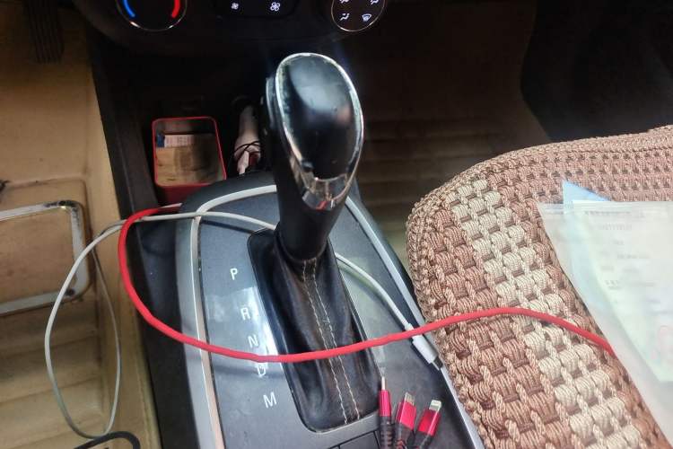 Used Chevrolet Lova RV 2016 1.5L Automatic FunDrive Edition Gear Lever