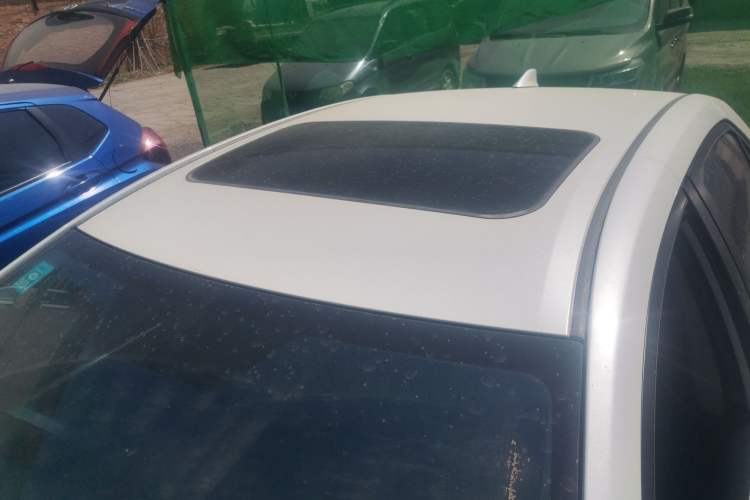 Used Toyota Levin 2017 Revised Dual-Engine 1.8H GS E-CVT Elite Sunroof Version China V Standard
