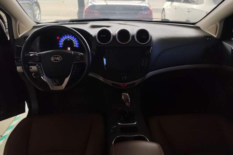 Used BYD S7 2015 2.0T Upgraded Automatic Luxury Version
