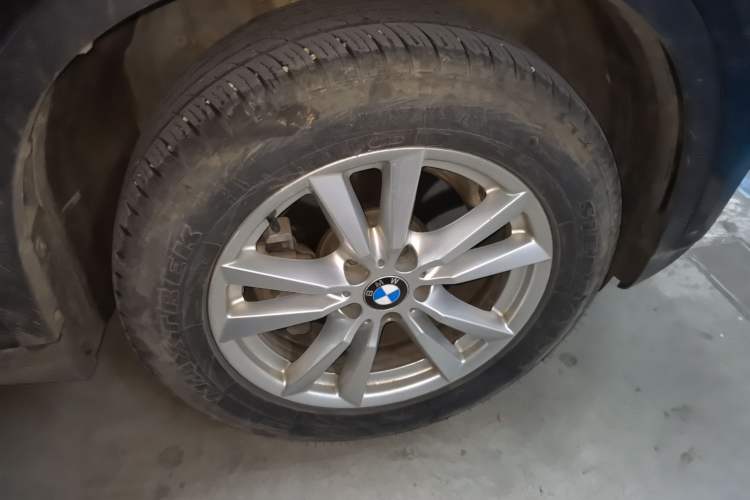 Used BMW X5 2015 xDrive28i Right Front Wheel Hub