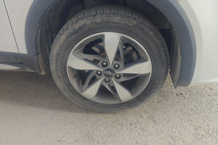 Used JAC Group Refine S3 2017 1.6L Manual Luxury Smart Model Right Front Wheel Hub