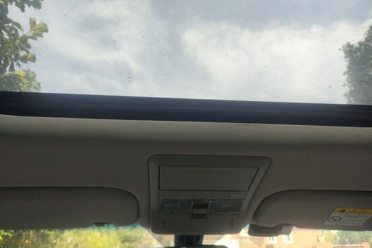 Used Chevrolet Captiva 2015 2.4L 4x4 Flagship Edition 7-Seater
