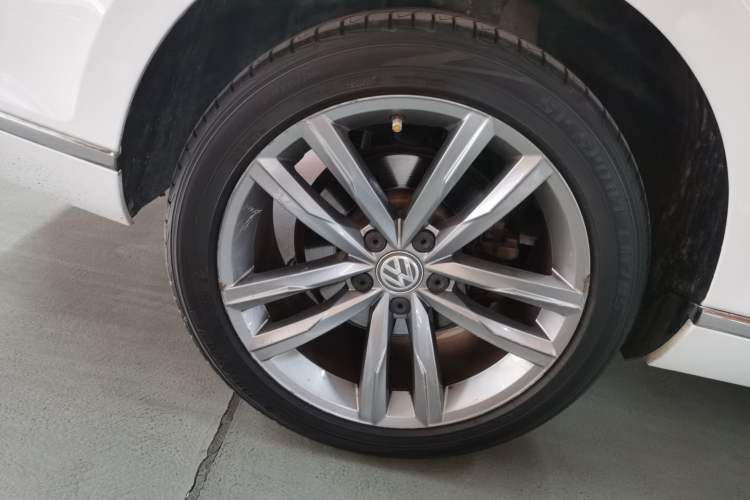 Used Volkswagen Variant 2017 380TSI Two-Wheel Drive Comfort Edition