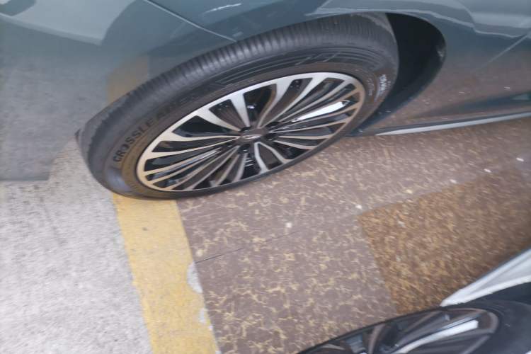 Used Fengyun A8L 2025 1.5 TGDI 145 km Luxury Version Left Front Wheel Hub