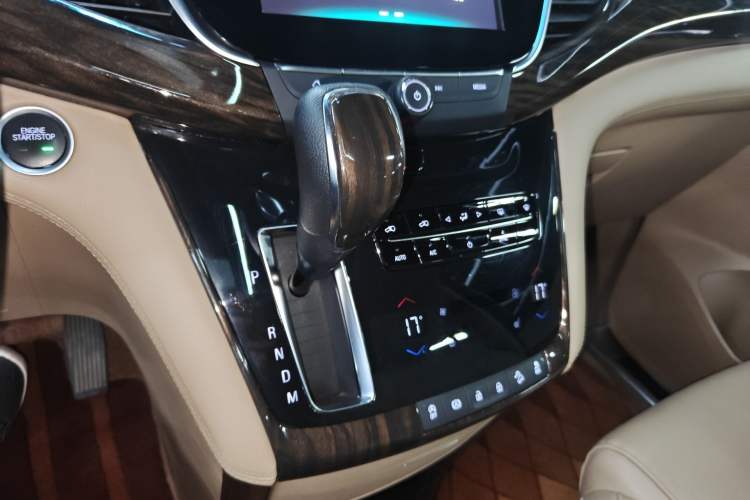 Used Buick GL8 2017 ES 28T Luxury Model China V Standard Gear Lever